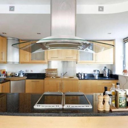 Peaceful Modern 2 Bedroom Flat With Water Views London Eksteriør bilde