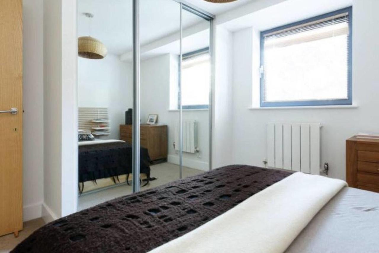 Peaceful Modern 2 Bedroom Flat With Water Views London Eksteriør bilde